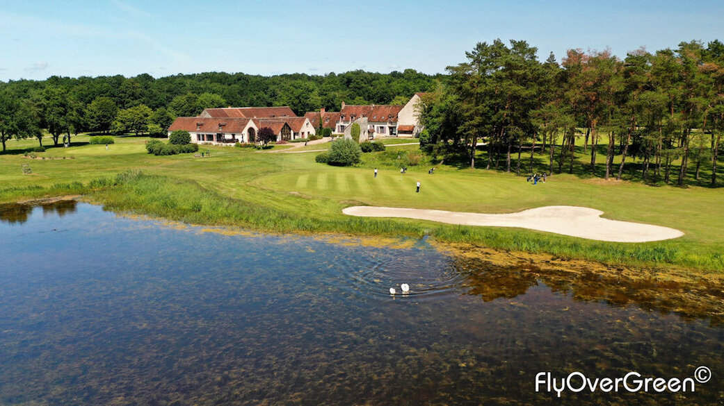 Golfeuse débutante accueillie par le groupe